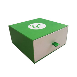 Scatole Regalo di Lusso all'Ingrosso con Motivo Quadrato, Scatole per Gioielli in Cartone Verde e Bianco, Confezioni Regalo in Carta - Product Image 6