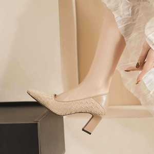 Zapatos de tacón alto con punta cuadrada y tejido Fly Woven para mujer, tacón grueso, sin cordones, suela de goma, tendencia de moda de otoño 7188-7 - Product Image 3