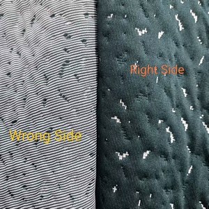 Hoogwaardig zacht luchtlaag polyester met gekreukelde textuur, teal kleurige jacquard gebreide stof met gevlekt patroon voor matrassen - Product Image 3
