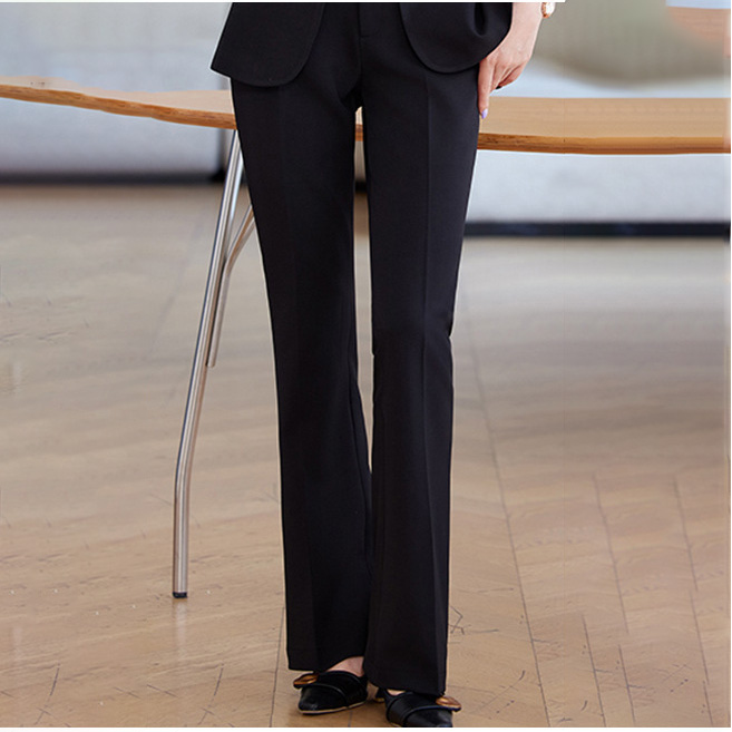 Pantaloni neri