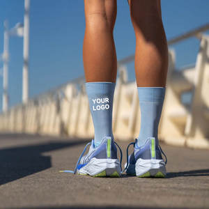 Chaussettes de Sport Respirantes pour Homme, Mi-Mollet, de Basket, Personnalisables avec Logo, Idéales pour la Course - Product Image 2