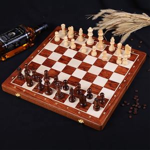 Gioco di scacchi <span class=keywords><strong>in</strong></span> <span class=keywords><strong>legno</strong></span> classico di alta qualità all'ingrosso Set scacchiera pieghevole <span class=keywords><strong>in</strong></span> <span class=keywords><strong>legno</strong></span> con pezzi degli scacchi King altezza 6.6cm gioco all'aperto - Product Image 4