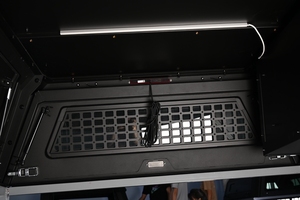 Cubierta Tonneau de aleación de aluminio impermeable con bloqueo retráctil personalizado 4X4 para <span class=keywords><strong>Tunder</strong></span> 2022 + 5,5 pies - Product Image 5