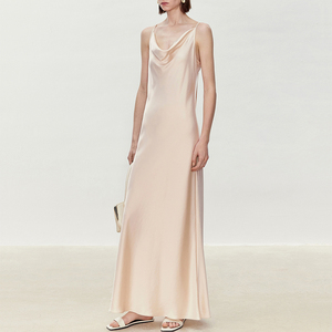 Abito da Sera Sexy da Donna in Raso di Alta Qualità, Personalizzato per l'Autunno, con Spalline Sottili e Schiena Scoperta a V Profonda - Product Image 1