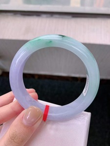 Brazalete Elegante de Plata con Forma de Flor en Tonos Primaverales Violeta, Verde Girasol, Regalo Perfecto para Fiestas - Product Image 2