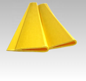 ตัวยึดคลิปพลาสติกส่วนอัดขึ้นรูป PVC แข็งสีเหลืองพร้อมบริการตัดโปรไฟล์พลาสติกประเภทผลิตภัณฑ์ - Product Image 3