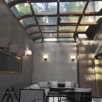 Véranda en aluminium à toit courbé double face, en verre, autoportante, pour jardin, design moderne, solarium pour villa, cour résidentielle