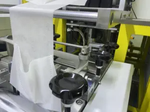 The Disposable Non-woven Slipper Making Machine For Guesthouses Can Be Connected To A Packaging Machine With Packaging