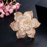Bague de fiançailles de luxe plaquée or blanc avec pierre en zircon cubique, grande fleur géométrique porte-bonheur, pour femme