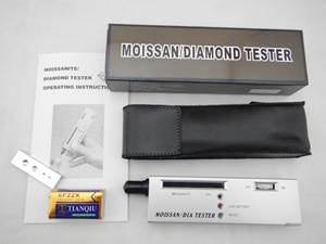 Pluma de prueba de moissanita de plástico Detector de diamantes Equipo de prueba de Joyería de diamantes falsos Sin batería - Product Image 4