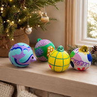 Boule de Noël abstraite peinte à la main, ornement rond suspendu, motif de couleurs vives, décoration d'arbre