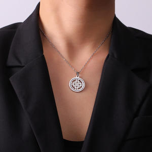 Venta al por mayor collar de nudo de bruja con diamante 18K chapado en oro de acero inoxidable único collar de nudo de bruja - Product Image 4