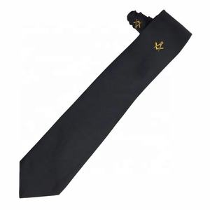 Masonic Regalia-Corbata de seda negra Mason con logotipo cuadrado bordado dorado - Product Image 2