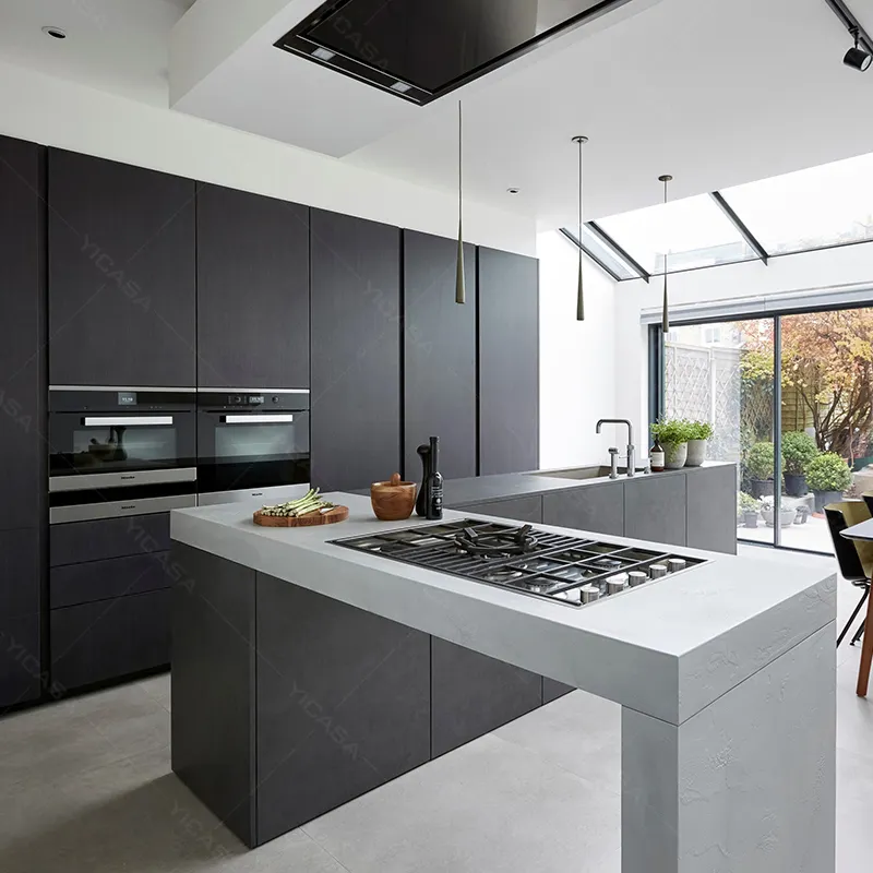 Il formato su misura di colore nero melamina cucina in legno porta dell'armadio da cucina mobili