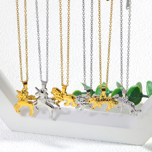 Collana Choker GOODLUCK in Acciaio Inox Placcato Oro 18K con Ciondolo Animale in Zircone, Gioielli con Charm Unicorno e Leone per Donna, Vendita all'Ingrosso - Product Image 1