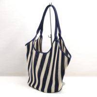 Sacs de shopping rayés en polyester tendance et durables, pliables, avec bretelles et deux poignées, fermeture ouverte, toutes saisons, vente chaude
