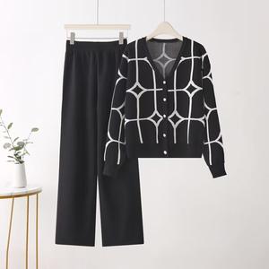 ชุดผู้หญิง2ชิ้นเสื้อคอวีแขนยาวลายแฟชั่นสไตล์ใหม่ - Product Image 5