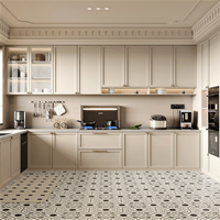 Ensemble complet d'armoires de cuisine, designs de meubles de cuisine modulaires résidentiels en contreplaqué, armoires de cuisine modernes blanches