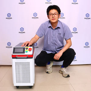 เครื่องกำจัดสนิมด้วยเลเซอร์ไฟเบอร์แบบพกพา Jinan New BOGONG CNC กำลัง 100W/200W/300W สำหรับงานไม้ สแตนเลส และอลูมิเนียม - Product Image 2