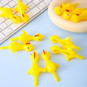 Lanceur de poulet en TPR souple, jouet de farce portable pour enfants de 4 à 7 ans - Product Image 2