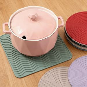 Tapis en silicone personnalisé classique résistant à la chaleur, de qualité alimentaire, support de pot, tapis de séchage multifonctionnel, set de table pour la table à manger - Product Image 6