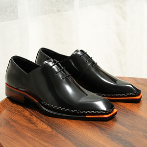 Nouvelles chaussures en cuir pour hommes, style britannique, élégantes et durables, pour le travail et les occasions décontractées, personnalisables. - Product Image 5