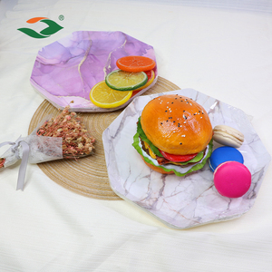 Assiettes en papier octogonales jetables de 10 pouces pour desserts et gâteaux, idéales pour les événements - Product Image 5