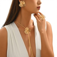 Parure de collier et boucles d'oreilles en cuivre de style cour européenne et américaine, avec pétale floral, et bague polyvalente haut de gamme – Vente en gros