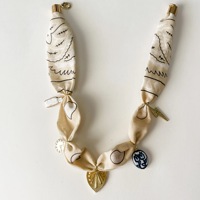 Colliers personnalisés en tissu avec breloques, chaînes de téléphone, écharpes, bandeaux pour cheveux en forme de papillon et de cœur pour femmes