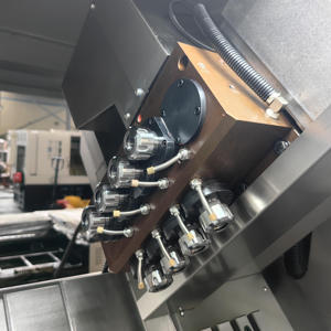 Centro de Torneado CNC HANSUN de Alta Rigidez, 5 Pulgadas, Máquina de Torneado/Fresado de Metal Automática Digital de Alta Precisión - Product Image 3
