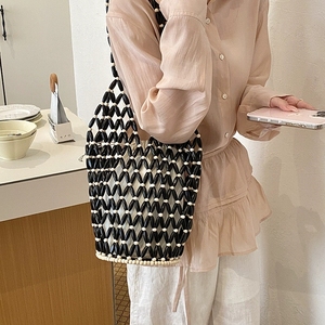 Sac fourre-tout ajouré en perles de bois tissées à la main de Thaïlande pour les voyages <span class=keywords><strong>et</strong></span> les sorties, sac à bandoulière perlé fait main du <span class=keywords><strong>Vietnam</strong></span> pour femme - Product Image 4