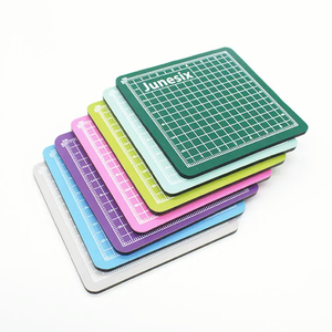 8x8cm Mini tampon <span class=keywords><strong>de</strong></span> coupe auto-cicatrisant tapis d'artisanat petite <span class=keywords><strong>couture</strong></span> antidérapant Mini <span class=keywords><strong>planche</strong></span> à découper pour Scrapbooking Quilting accessoires <span class=keywords><strong>de</strong></span> <span class=keywords><strong>couture</strong></span> - Product Image 4