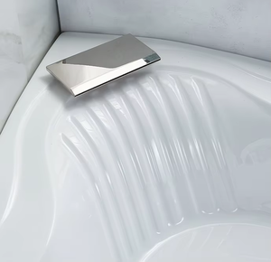 Bañera de hidromasaje de esquina para 2 personas, bañera de acrílico con masaje, bañera triangular con burbujas de aire, Blanca para Hotel - Product Image 4