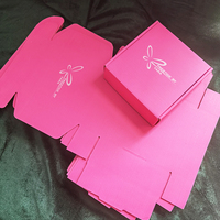 50pcs personnalisé découpé boîte postale Carton plat Pip noir expéditeur boîtes d'affranchissement avec Logo