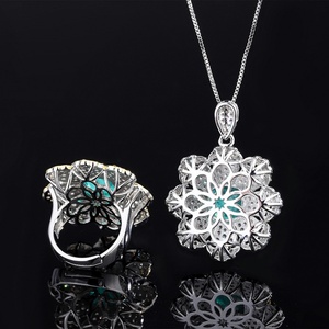 Fashion Jewelry Eco-friendly Copper 10*10MM Green Zirconia Flower Design Gold Plated Wedding Engagement Necklace Earrings Set - Product Image 6