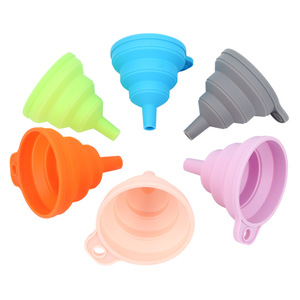 Hot selling Silicone Foldable Small Funnel Kitchen Pouring Oil Wine Telescopic Funnel Easy to Clean Kitchen Gadgets Wholesale