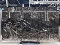 Dalles de granit Lucy in the Sky polies, pierres naturelles pour la décoration de sols de hall d'hôtel de luxe