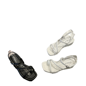 Chinelo Coreano Sexy Multifuncional Antiderrapante com Cadarço e Fecho de Botão em PVC, Amortecimento Leve, Tendência da Moda Animal - Product Image 1