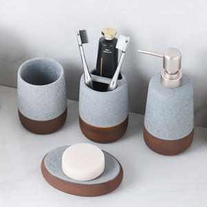 Ensemble de salle de bain en céramique de luxe haut de gamme quatre pièces flacons distributeurs à base <span class=keywords><strong>rouge</strong></span> avec finition mouchetée pour <span class=keywords><strong>savon</strong></span> et lotion - Product Image 6