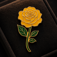Maßgefertigte Antike Zinklegierung Rose Weiche Emaille für Vergoldete Rote Rosen-Brosche Stiel Blätter OEM Fabrik Werbeartikel Blumenmotiv