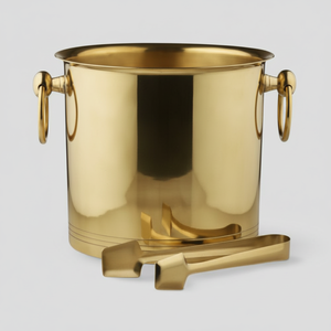 Seau à glace en laiton martelé d'inspiration vintage pour décoration intérieure de luxe et présentation de refroidissement de boissons au comptoir de bar - Product Image 1
