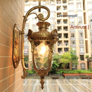 Poste de puerta de aluminio de alta potencia, luces de pared para exteriores impermeables para exteriores, luz de pared solar para exteriores montada en la pared exterior - Product Image 3