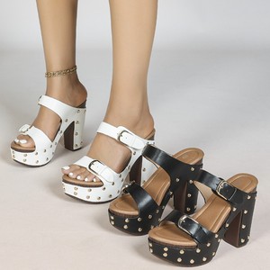 Sandales à talons pour femmes, plateforme, talon épais, bout ouvert, boucle décorative, couleur unie, doublure en cuir véritable, talon haut 3-5 cm - Product Image 1