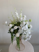 Luxuriöse Moderne Weiße Hochzeits-Blumenkugel Seiden-Lilien-Rosen Künstliche Blumen-Gestecke Säulen-Urne Veranstaltungsort-Empfangsdekoration