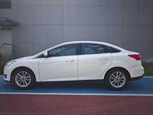 2017 <span class=keywords><strong>Ford</strong></span> <span class=keywords><strong>Focus</strong></span> Sedan automático <span class=keywords><strong>gasolina</strong></span> Turbo motor tela oscura R16 neumáticos aire acondicionado dirección izquierda bajo <span class=keywords><strong>precio</strong></span> coche usado - Product Image 4