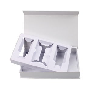 Caja de Regalo de Lujo Plegable Magnética, de Papel Reciclable, con Laminado Mate y Grabado en Relieve, Personalizada y Profesional, con Cierre Magnético - Product Image 3