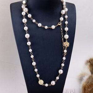Long collier femme coréenne mode perle décoration chaîne couronne pendentif chaîne européenne et américaine rétro chandail chaîne - Product Image 3