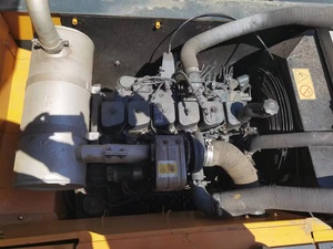 Excavadora de cadenas Hyundai 220LC-9S de segunda mano, modelo 2022, 22 toneladas, excelente estado, con motor, bomba y transmisión. - Product Image 5