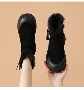 รองเท้าบูทหุ้มข้อสูงสำหรับผู้หญิง ผ้ากำมะหยี่ อุ่นสบาย เหมาะสำหรับฤดูหนาว แฟชั่นลำลอง พื้นหนา บุด้วยผ้าฝ้าย - Product Image 2