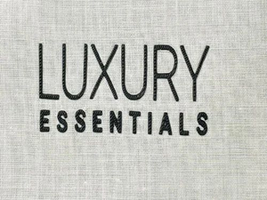 Étiquette métallique personnalisée pour vêtements, sacs et sacs à main, avec logo gravé ou en relief - Product Image 2